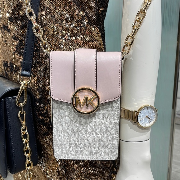 Michael Kors Carmen Small Logo Smartphone Crossbody Bag
Powder Blush Multi 
NWT - Picture 15 of 16